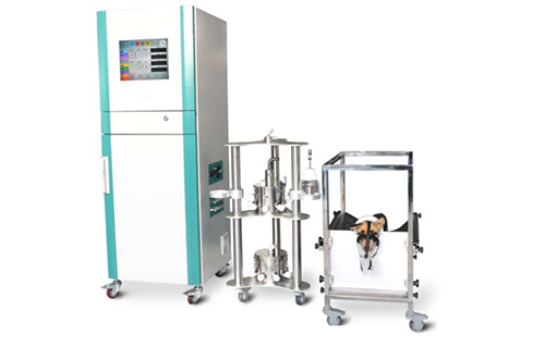 图3 大动物(8只比格犬)口鼻吸入暴露系统 图3 大动物(8只比格犬)口鼻吸入暴露系统